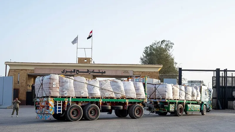 Israel Reabre el Cruce de Rafah para la Entrada Limitada de Ayuda Humanitaria en Gaza