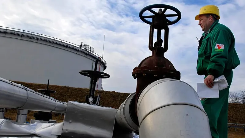 La UE instiga a Ucrania a reparar el oleoducto de Druzhba mientras Croacia ofrece una alternativa