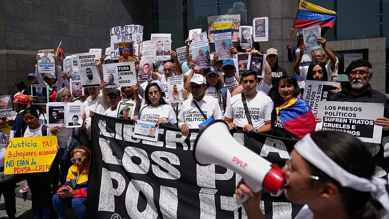 Más de 200 presos políticos en huelga de hambre en Venezuela