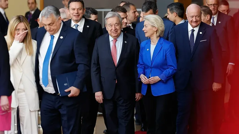 Los líderes europeos se reúnen en Bruselas mientras Ucrania enfrenta el bloqueo de su préstamo