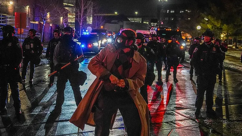 Ciudadanos de Minneapolis se oponen al ICE