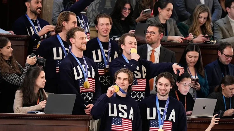 Trump presenta al equipo olímpico de hockey en su discurso sobre el Estado de la Unión