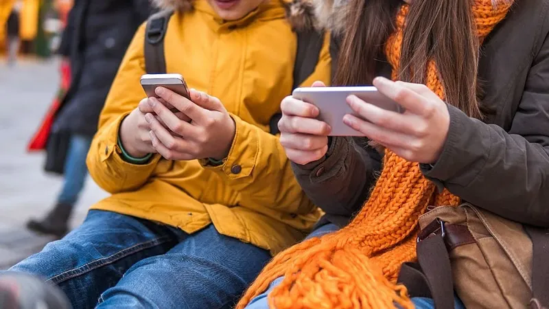 Cómo Proteger a Sus Hijos en Internet Sin Prohibir Redes Sociales