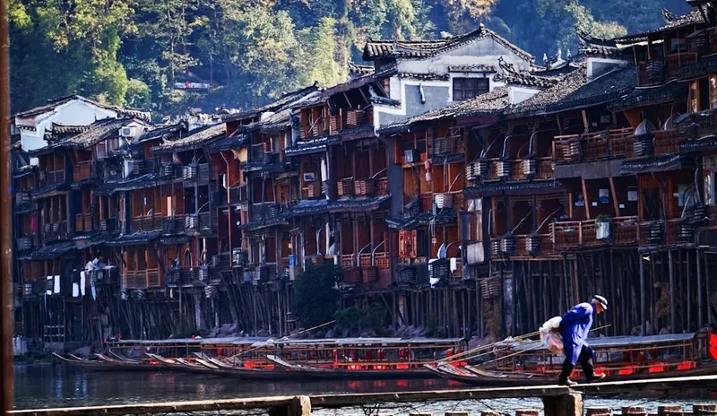 China pide reabrir Ormuz y tregua duradera en Medio Oriente