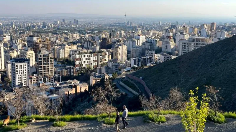 Guerra en Irán: la vida bajo la presión del miedo y la escasez
