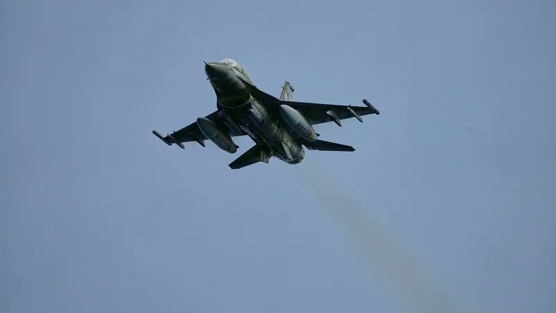 Grecia Refuerza su Defensa Aérea con Misiles Patriot y Cazas F-16 en el Norte del País