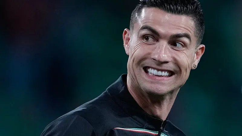 Cristiano Ronaldo: Su jet vuela a Madrid, pero él permanece en Arabia Saudí