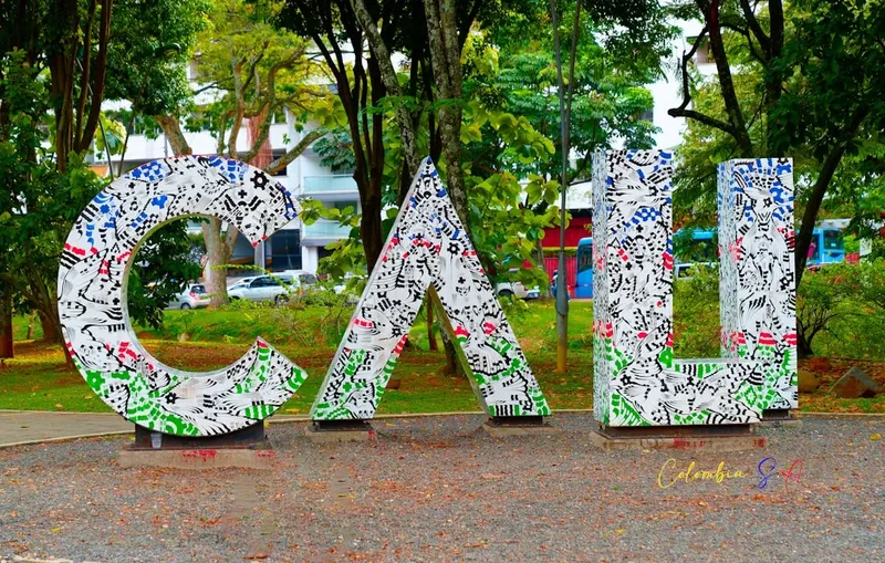 Explosión en Cali: un ataque cerca de una base militar deja un herido