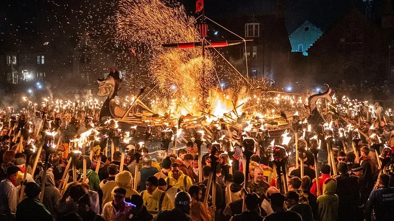 Up Helly Aa: el festival vikingo de fuego en Escocia