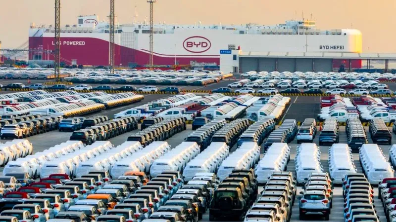 Las exportaciones de autos eléctricos chinos se duplican en un año