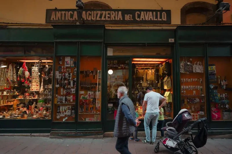 Tiroteos en Atenas: Un anciano en el centro del conflicto