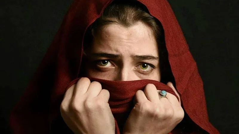 El arte de la resistencia: Ayna Moazzen y su visión cultural