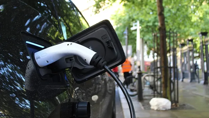 El impacto del cambio climático en las baterías de coches eléctricos