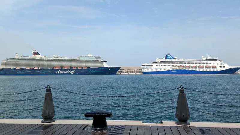 Los Cruceros Bloqueados Superan el Estrecho de Ormuz y Ponen Rumbo a Europa