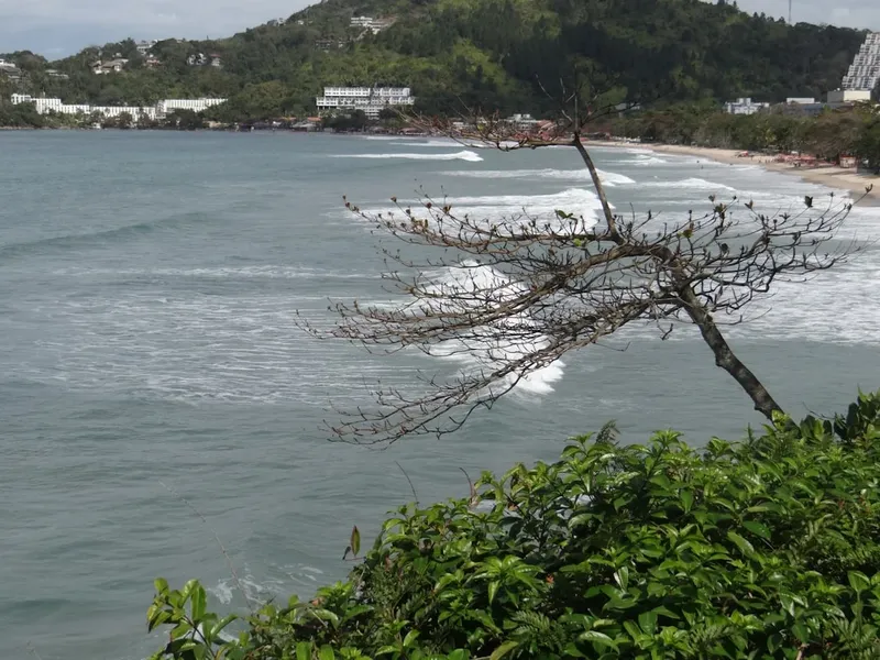 Alerta de tsunami por un fuerte terremoto en Indonesia