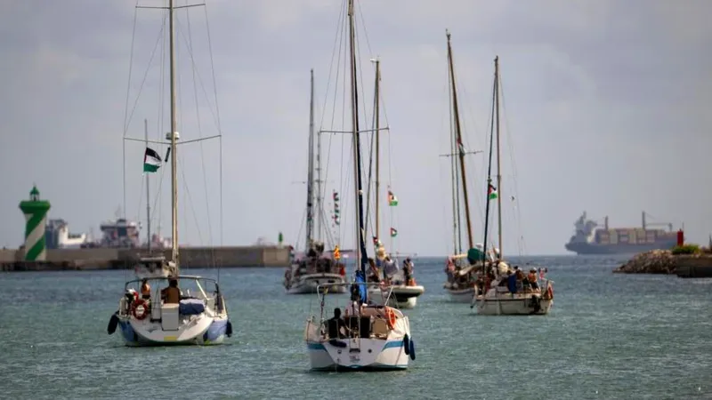 Una nueva flotilla parte hacia Gaza desde Barcelona