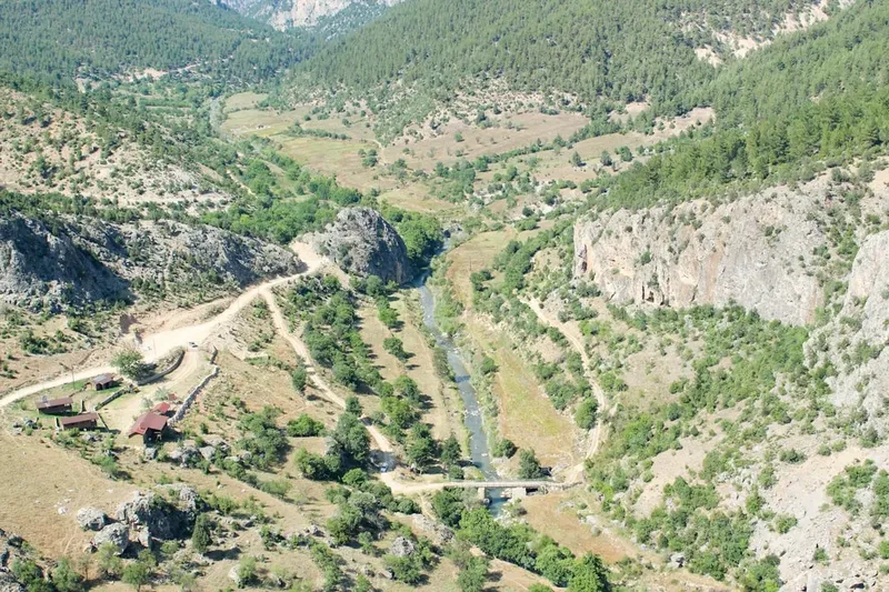 Violentos ataques rusos provocan la muerte de al menos 9 personas en Ucrania