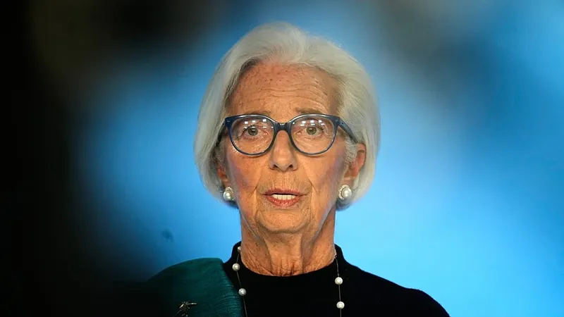 El BCE mantiene los tipos de interés sin cambios debido a la bajada de la inflación