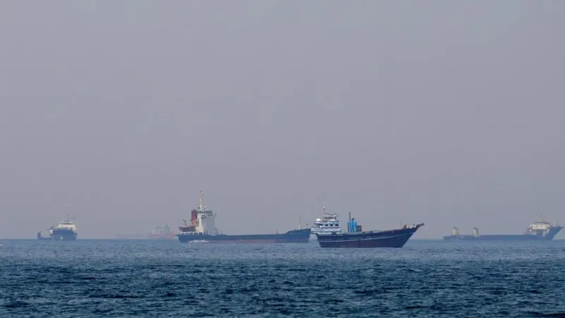 Irán incauta dos barcos en el estrecho de Ormuz