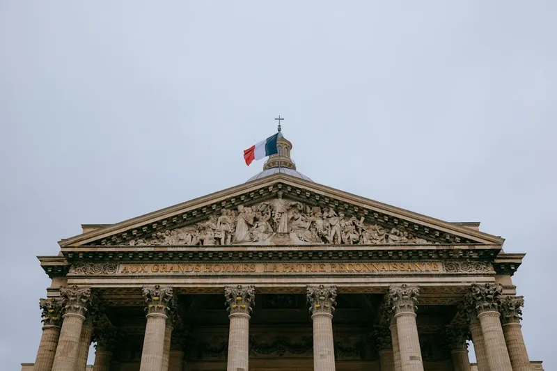 Francia implementa un plan de 70 millones de euros para mitigar la crisis energética