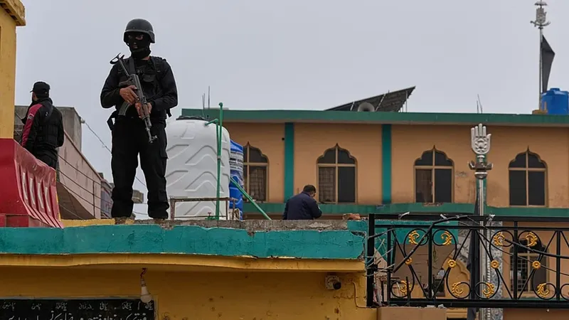 Atentado en Mezquita de Islamabad Durante la Oración del Viernes