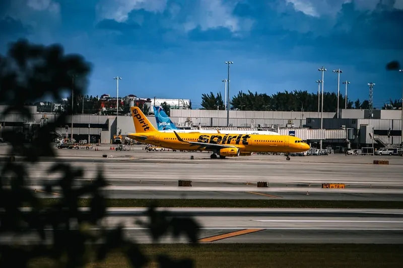 Cierre inminente de Spirit Airlines tras fracaso en rescate financiero