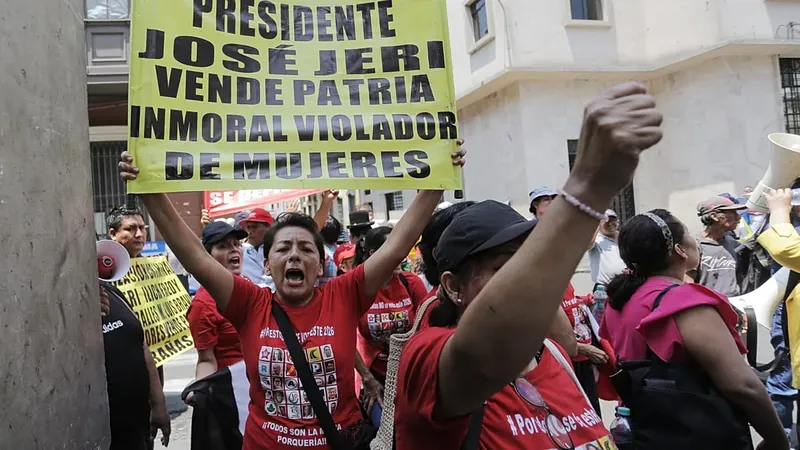 Crisis política en Perú: El Congreso elige un nuevo presidente interino