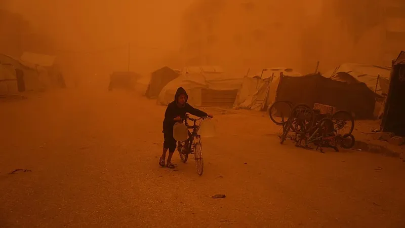 Intensa Tormenta de Arena Abarca Gaza