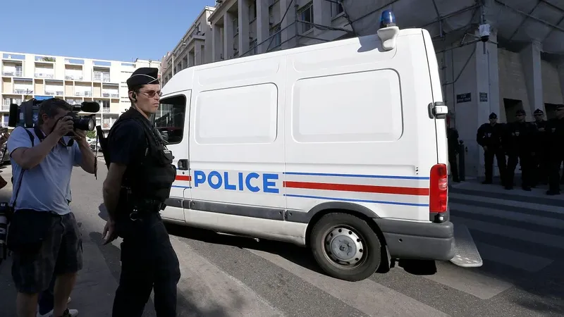 Detenidos 11 sospechosos del asesinato de un activista en Lyon en medio de desinformación