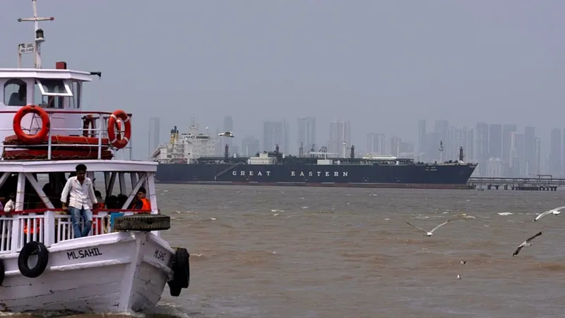 Las navieras piden claridad para operar en el Estrecho de Ormuz tras el alto el fuego