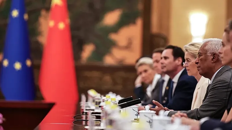 La UE propone una nueva estrategia comercial con China