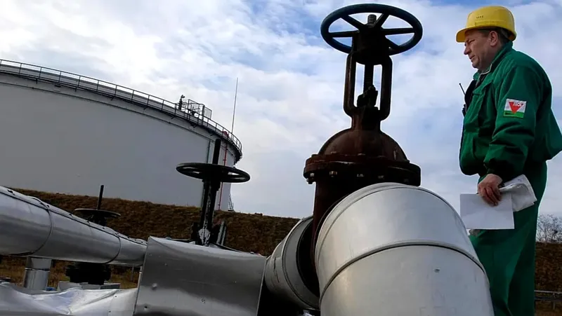 Zelenski: "La reparación del oleoducto de Druzhba estará lista para esta primavera"