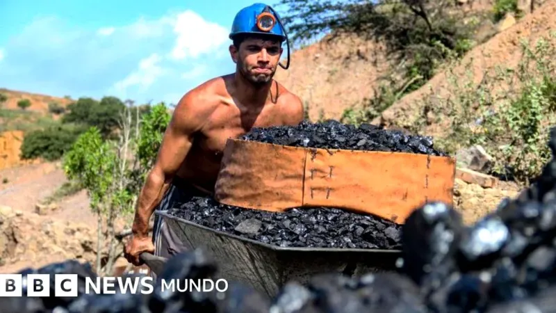 Venezuela aprueba una nueva ley de minas y su riqueza natural más allá del petróleo