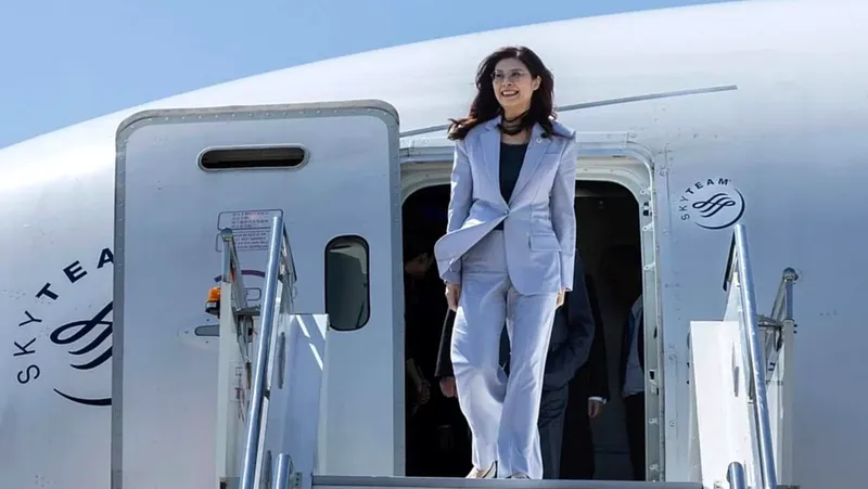 La líder de la oposición de Taiwán visita China en un viaje por la paz