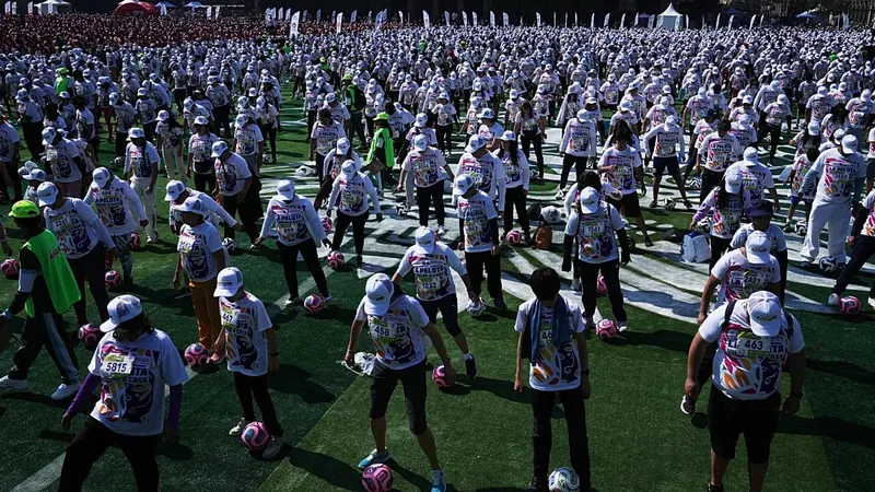 Ciudad de México establece un récord Guinness con un entrenamiento masivo de fútbol