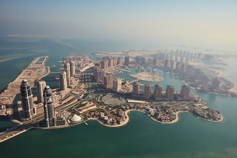 Qatar en la Bienal de Venecia: Una reflexión sobre hospitalidad, migración y pertenencia
