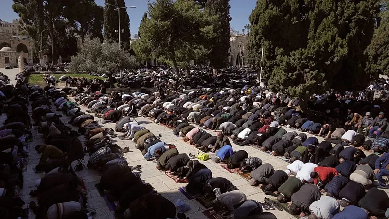Primer viernes de Ramadán en Al Aqsa y Gaza