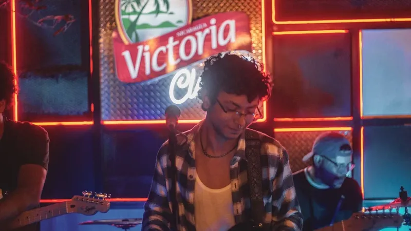 Viktor Orbán se marcha del Parlamento en Hungría