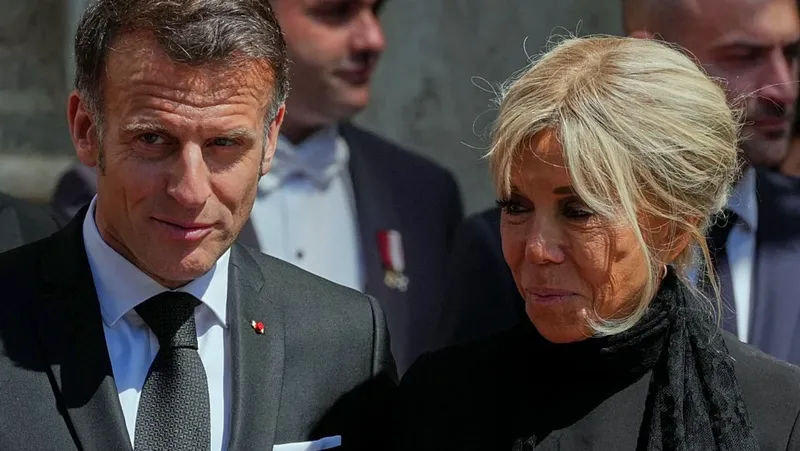 El Papa León XIV y Emmanuel Macron se Encuentran en el Vaticano