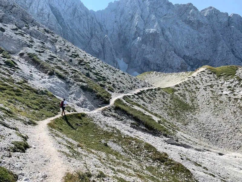 Eslovenia en la Encrucijada Política: Golob No Logra Coalición y Janša se Toma su Tiempo