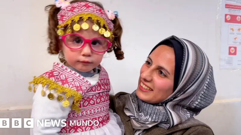 El reencuentro conmovedor de una madre palestina con su hija después de dos años
