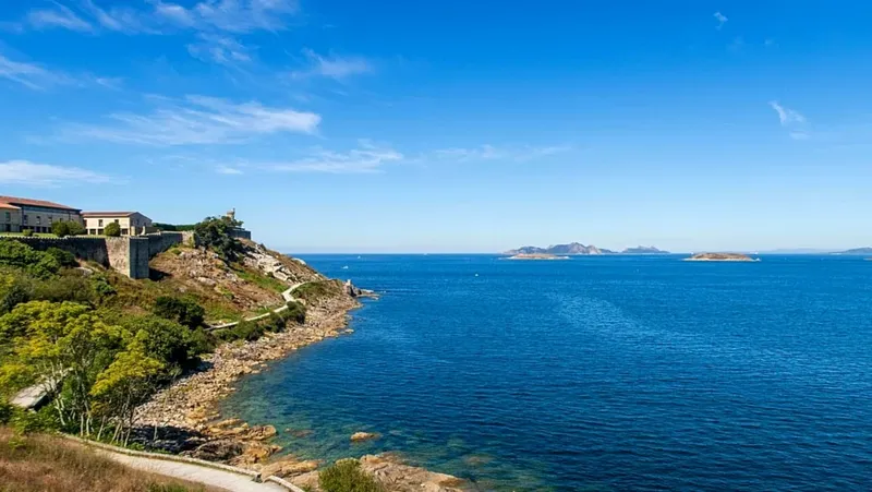 Cierre del Aeropuerto de Santiago de Compostela: Alternativas Viables para los Viajantes